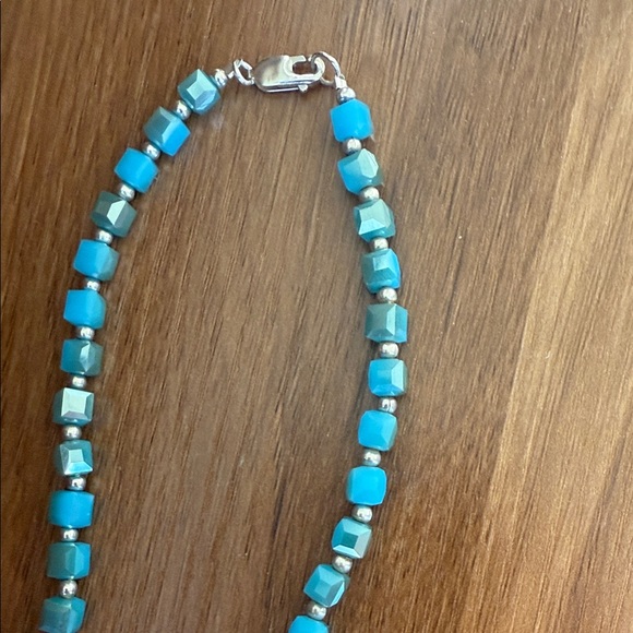 Elegant Turquoise Glass Beaded Necklace - Picture 4 of 5